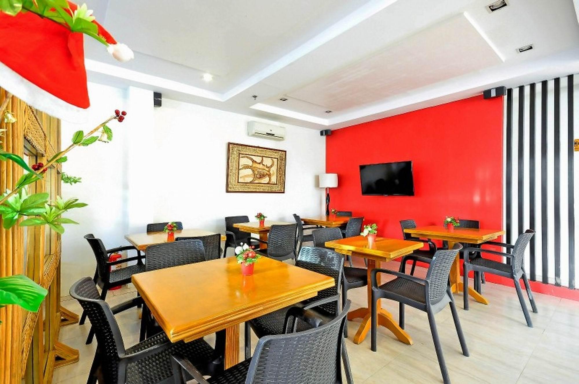 Red Coco De Boracay Hotel
