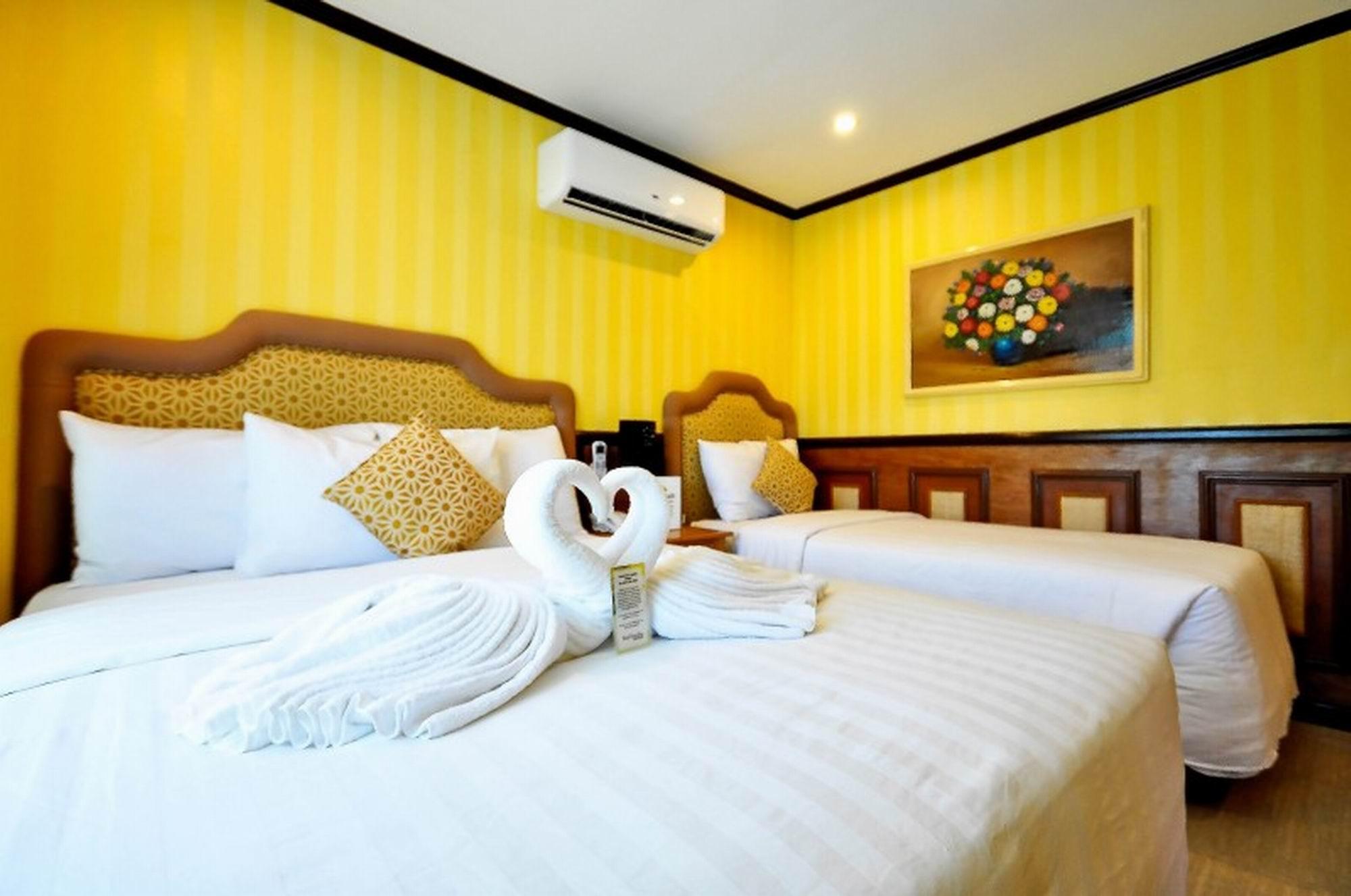 Hotel Red Coco De Boracay 3*