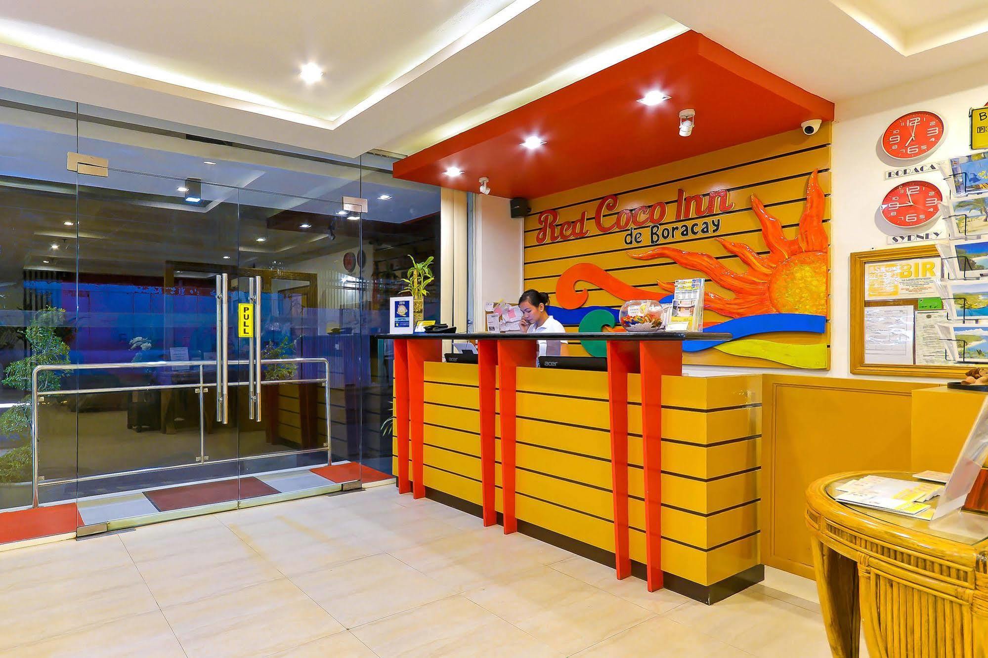 Hotel Red Coco De Boracay 3*