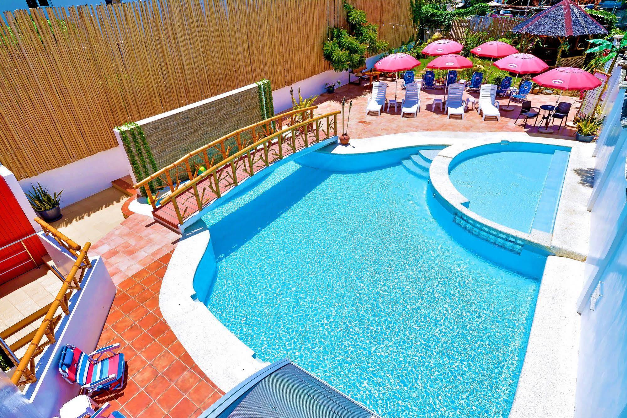 Red Coco De Boracay Hotel 3*